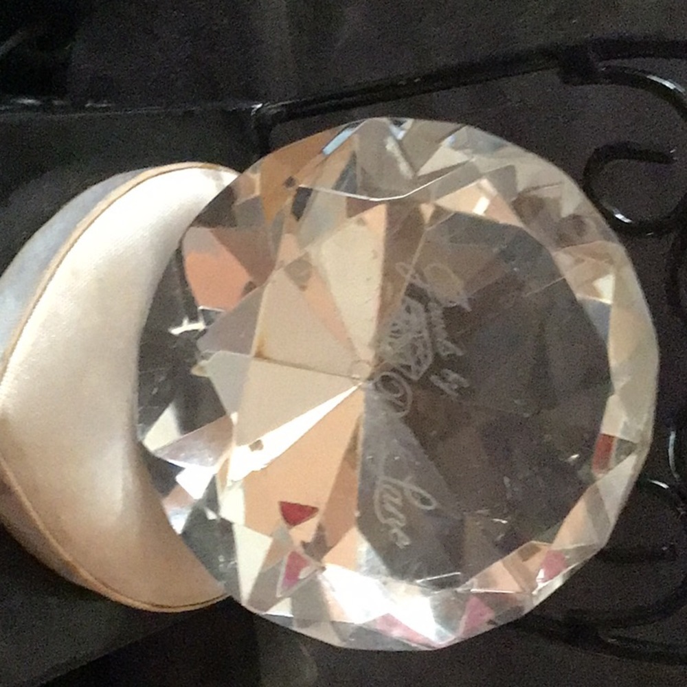Park lane paper weight